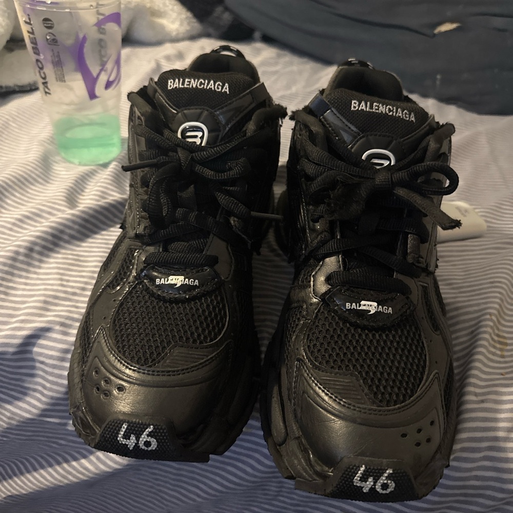 Balenciaga Runners All black